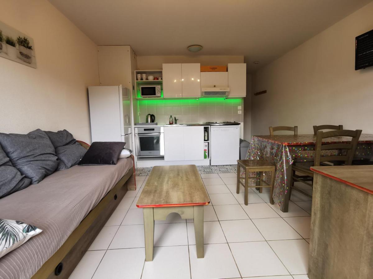 Au 11 T3 Duplex, Village Vacances, Piscines, Parking Saint-Geniez-dʼOlt Buitenkant foto