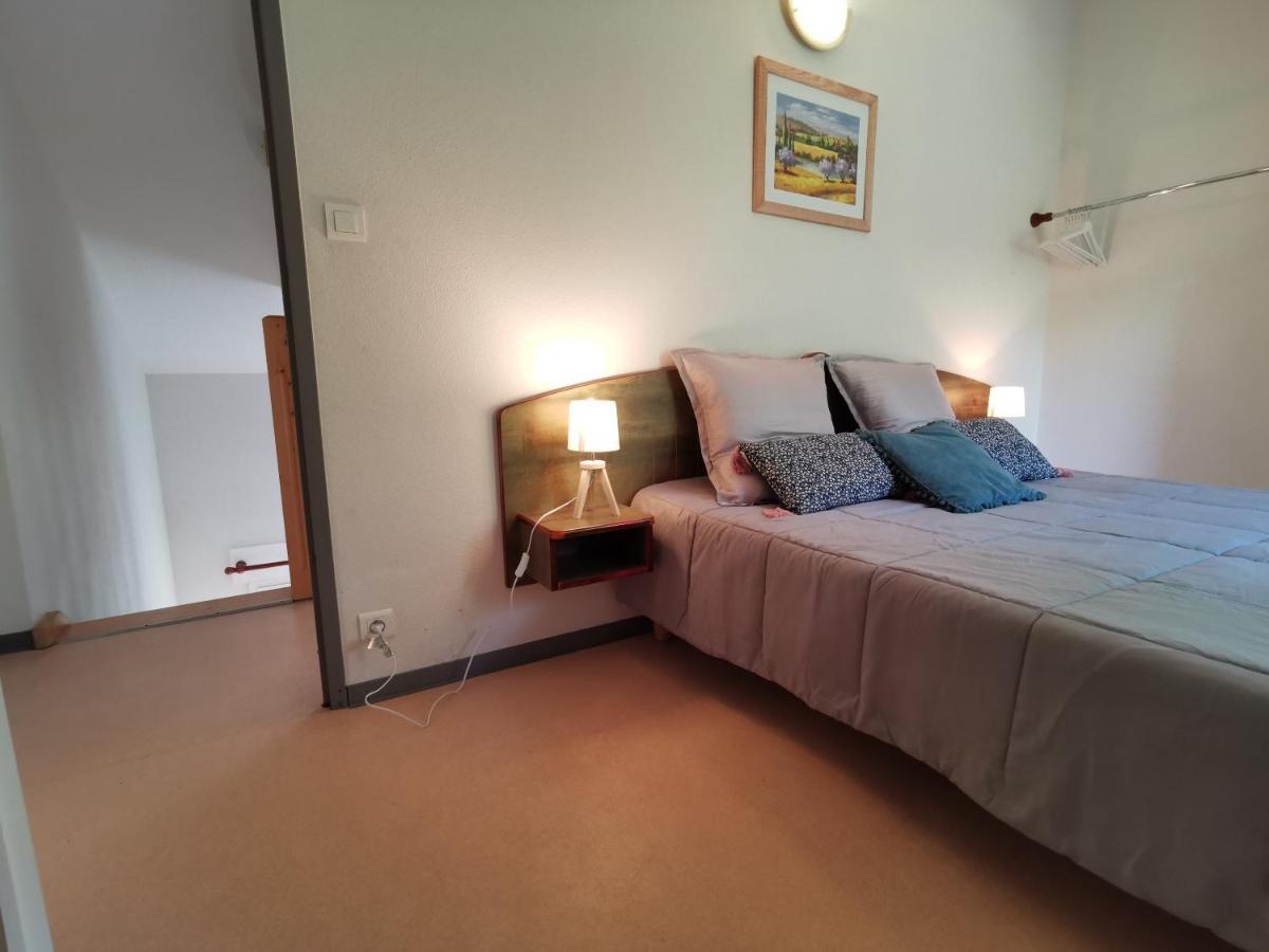 Au 11 T3 Duplex, Village Vacances, Piscines, Parking Saint-Geniez-dʼOlt Buitenkant foto