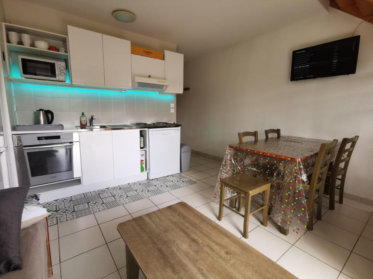 Au 11 T3 Duplex, Village Vacances, Piscines, Parking Saint-Geniez-dʼOlt Buitenkant foto