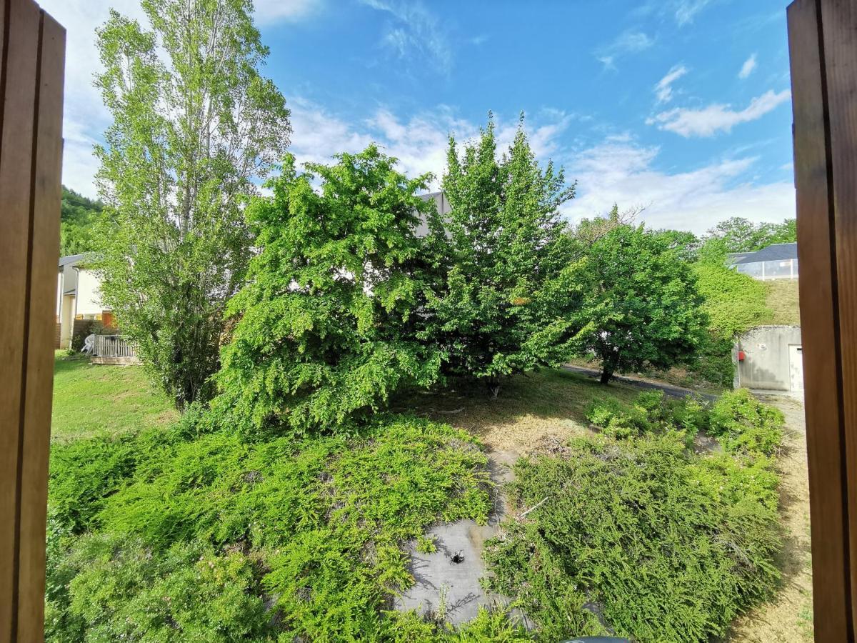 Au 11 T3 Duplex, Village Vacances, Piscines, Parking Saint-Geniez-dʼOlt Buitenkant foto