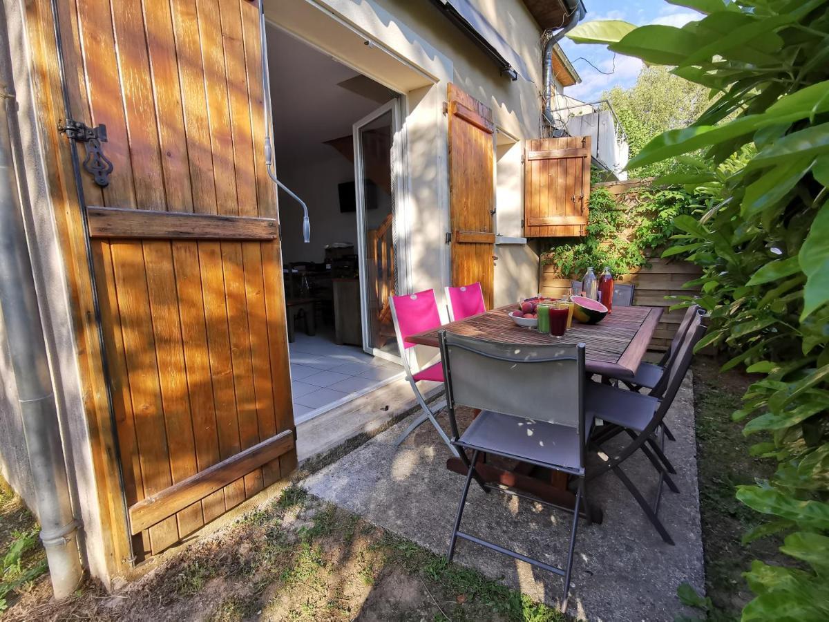 Au 11 T3 Duplex, Village Vacances, Piscines, Parking Saint-Geniez-dʼOlt Buitenkant foto